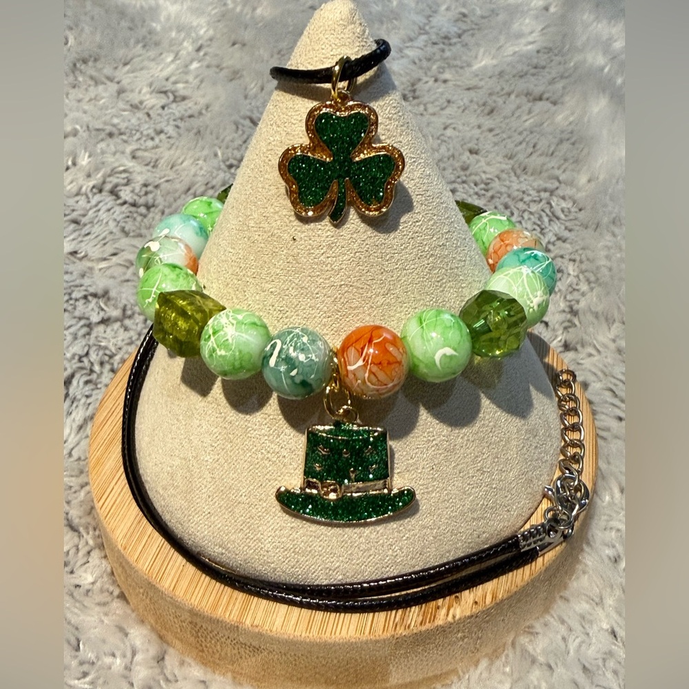 St. Patrick's Day  Bracelet and Necklace with Shamrocks and Hat Charms Set. NWOT